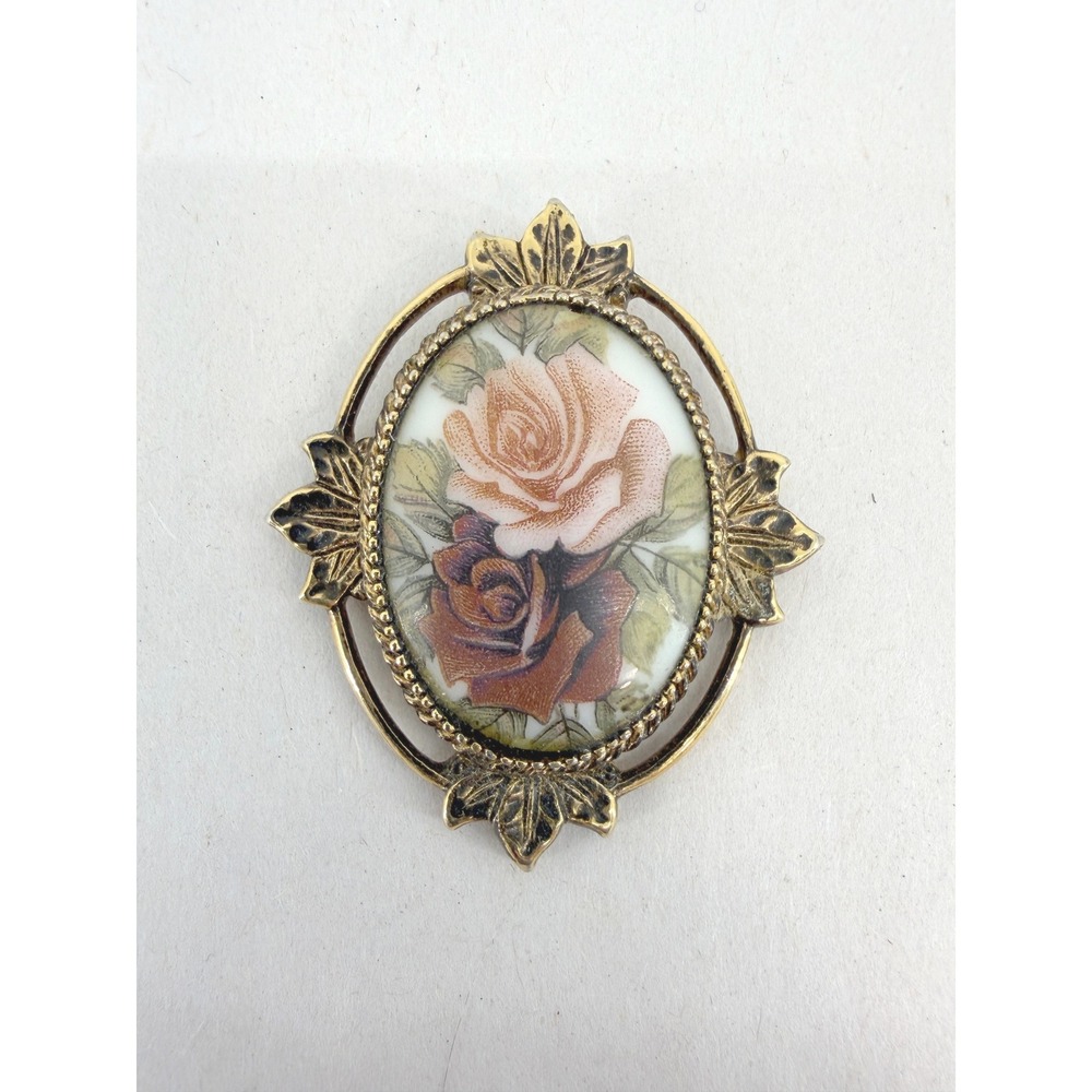 Coventry Rose Marie Pendant Vintage 1977 Gold Tone Oval Floral Romantic Cottage